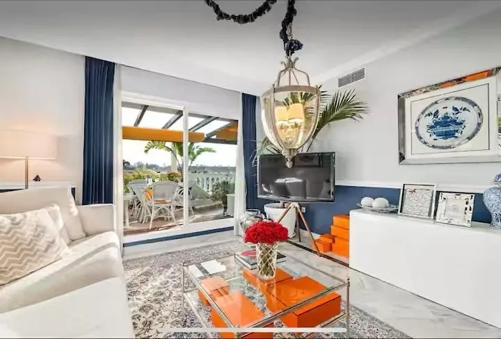 C127 Luxurious Designer Apartment Walk To Puerto Banus Marbella