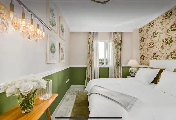 C127 Luxurious Designer Apartment Walk To Puerto Banus Marbella
