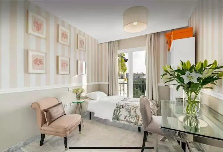 C127 Luxurious Designer Apartment Walk To Puerto Banus Marbella