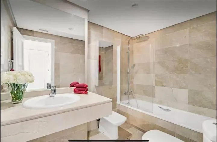 C127 Luxurious Designer Apartment Walk To Puerto Banus Marbella