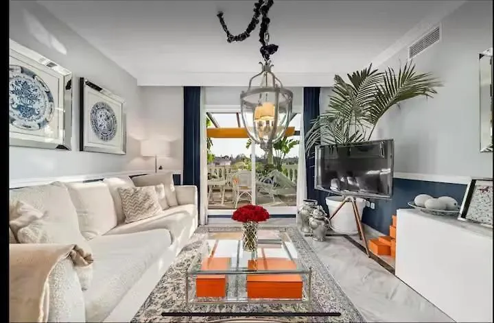 C127 Luxurious Designer Apartment Walk To Puerto Banus Marbella